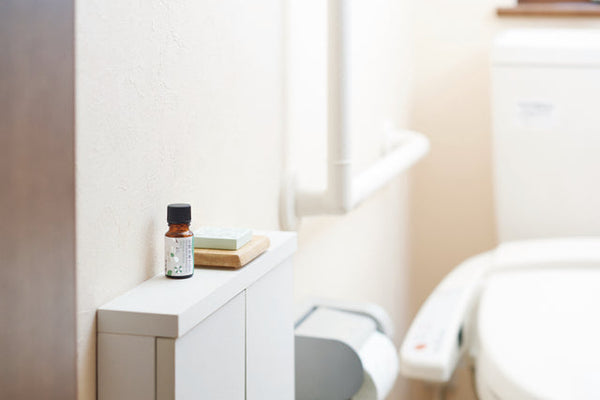 トイレのにおい対策におすすめのアロマは？おすすめ商品・活用方法も