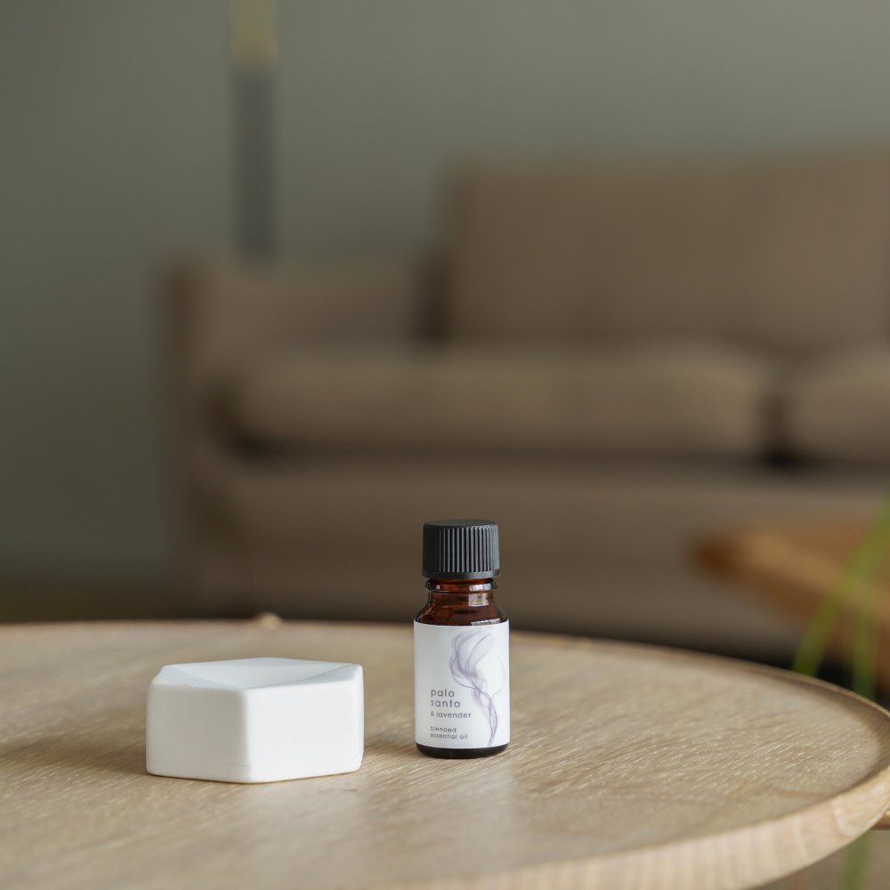 パロサント&ラベンダー ブレンド精油 10ml – 生活の木 オンラインストア パロサント&ラベンダー ブレンド精油 10ml – 生活の木 オンラインストア